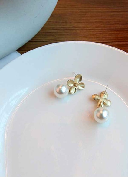 Clover and Pearl Drop Earrings Clover and Pearl Drop Earrings