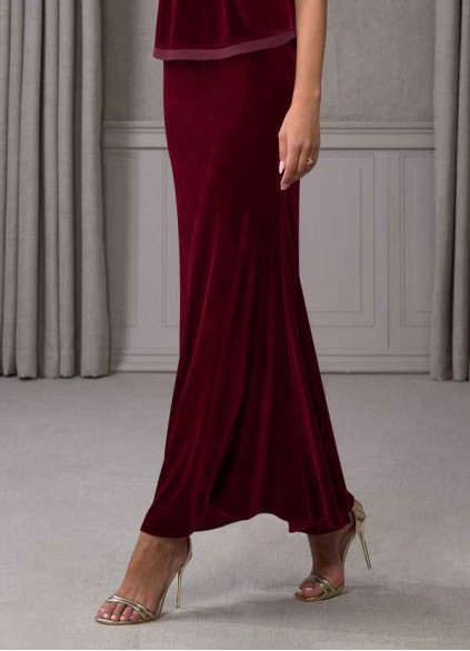 Skolw Zana Velvet Skirt
( Final Sale ) Skolw Zana Velvet Skirt
( Final Sale )